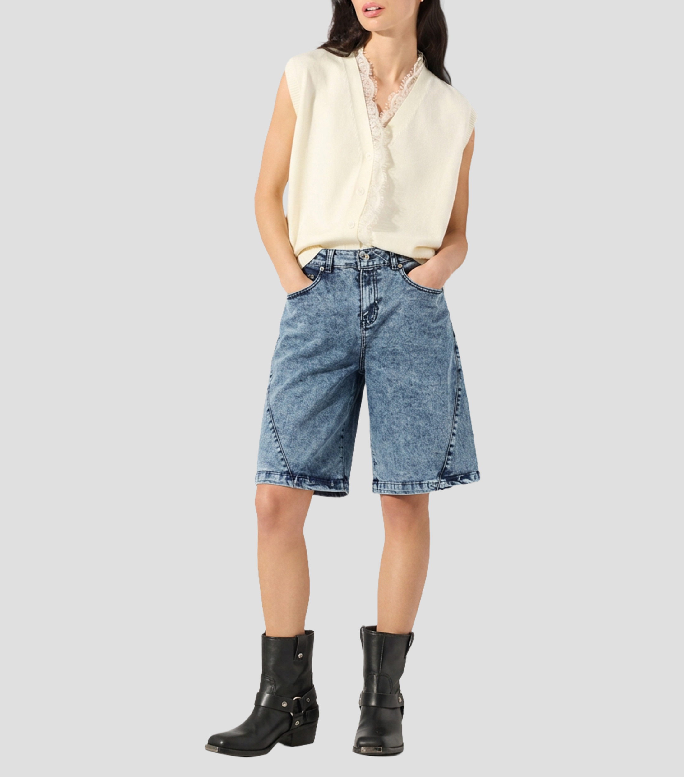 Short deslavado Mujer